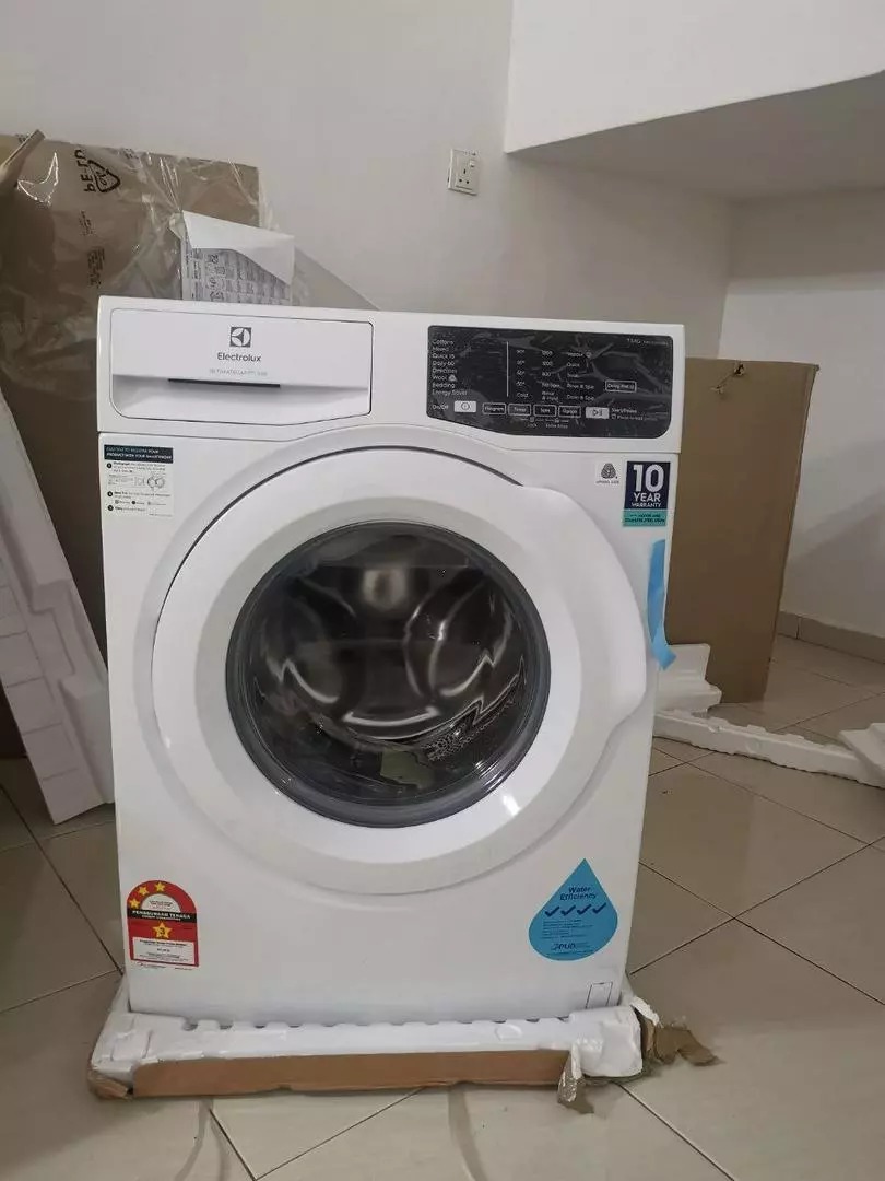 WASHING MACHINE ELECTROLUX 7.5KG INVERTER EASY INSTALMENT, TV & Home