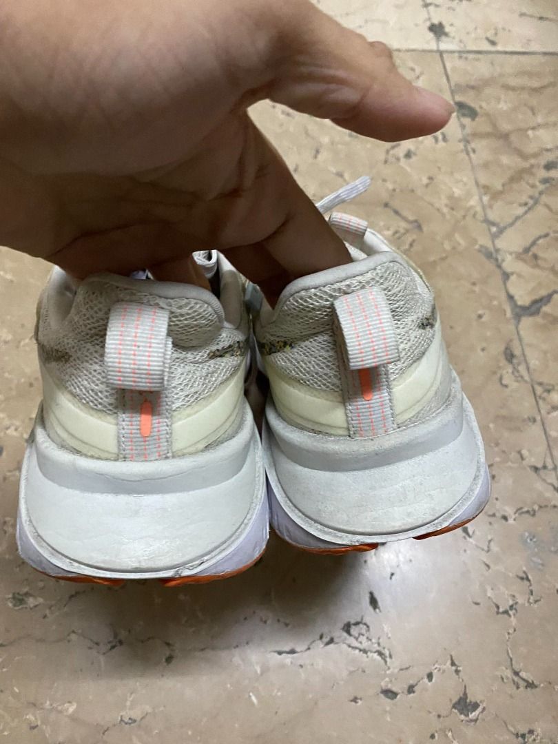 Nike legend react lava glow best sale