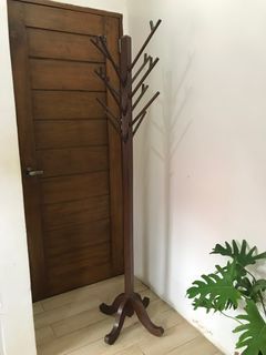 Wooden clothes rack