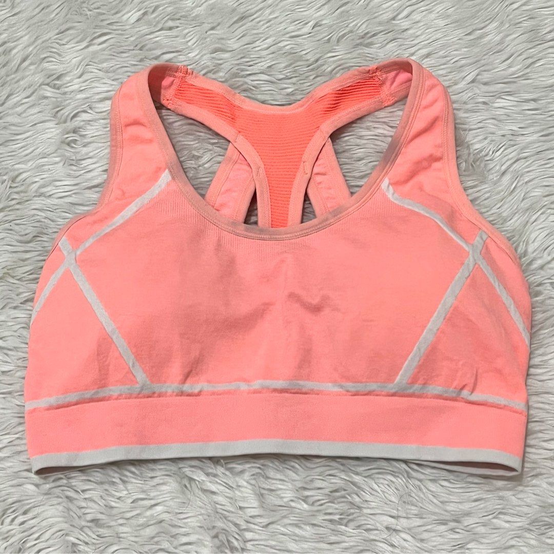 XL) Fabletics Padded Sportsbra, Women's Fashion, Activewear on Carousell