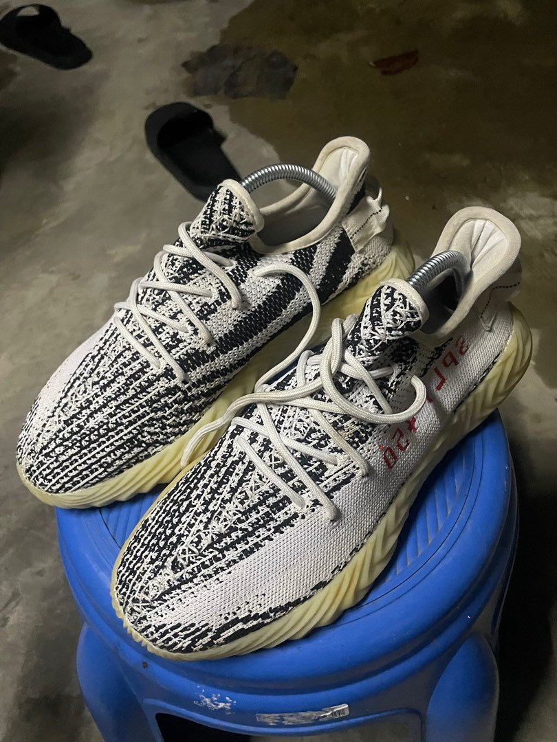 Yeezy 350 V2 zebra