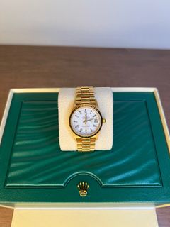 (Category: ) located in . Submitted by closetbycece (Listing ID 1264302255, Image 1). Description: .