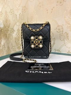 New Chanel Gabrielle with CHANEL Handle Strap in Black Small Size Holo29,  Full Set 149900.