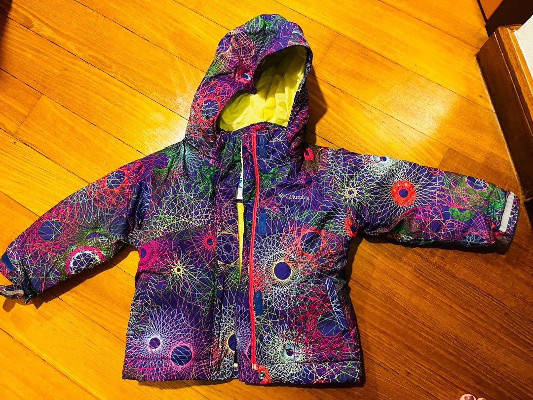 3T Columbia Jacket adorable colours and design Helly Hansen