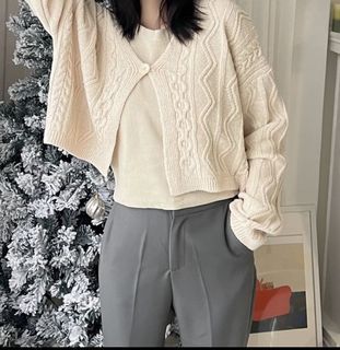 針織短版杏色長袖罩衫