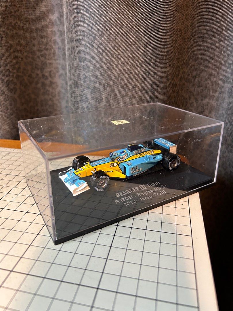 Miniature Renault F1 Team A202 1:43 - N°14 Jarno Trulli - Universal Hobbies - Occasion Comme Neuve