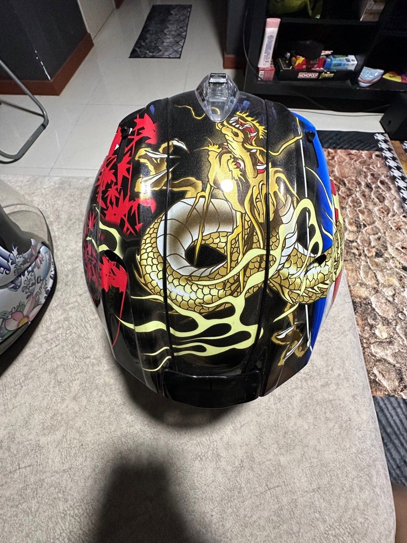 Arai Helmet (Category: Motorcycle Accessories) located in Singapore. Submitted by tashahellas14 (Listing ID 1264366294, Image 3). Description: Size M. Used once. Condition 9/10. No scratches. Comes with the bag. No box. .