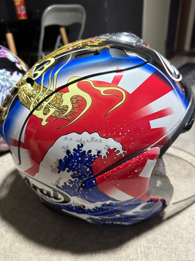 Arai Helmet (Category: Motorcycle Accessories) located in Singapore. Submitted by tashahellas14 (Listing ID 1264366294, Image 2). Description: Size M. Used once. Condition 9/10. No scratches. Comes with the bag. No box. .