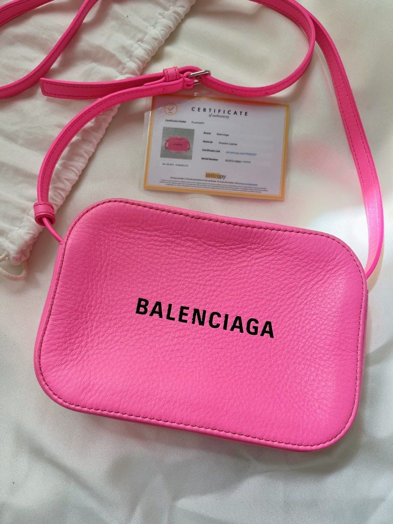 Authentic Balenciaga Camera bag not city (Category: Luxury Bags & Wallets) located in Manila. Submitted by _prettyquick (Listing ID 1264440303, Image 2). Description: Rank A.