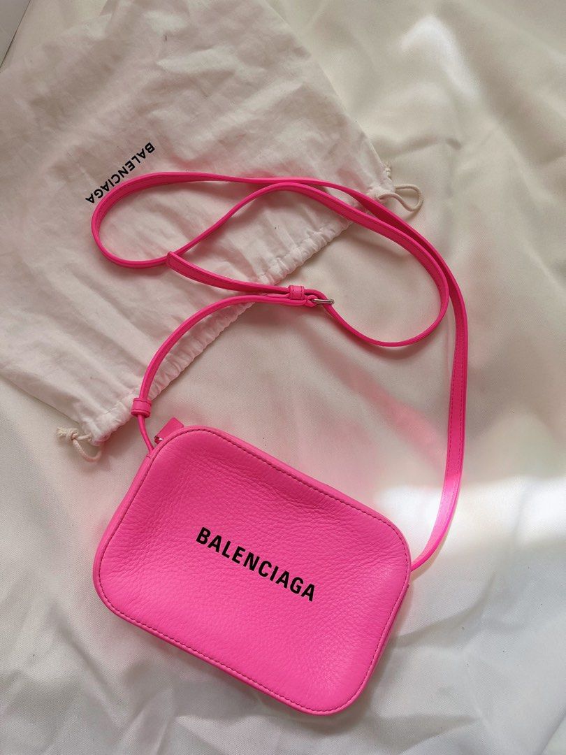 Authentic Balenciaga Camera bag not city (Category: Luxury Bags & Wallets) located in Manila. Submitted by _prettyquick (Listing ID 1264440303, Image 1). Description: Rank A.