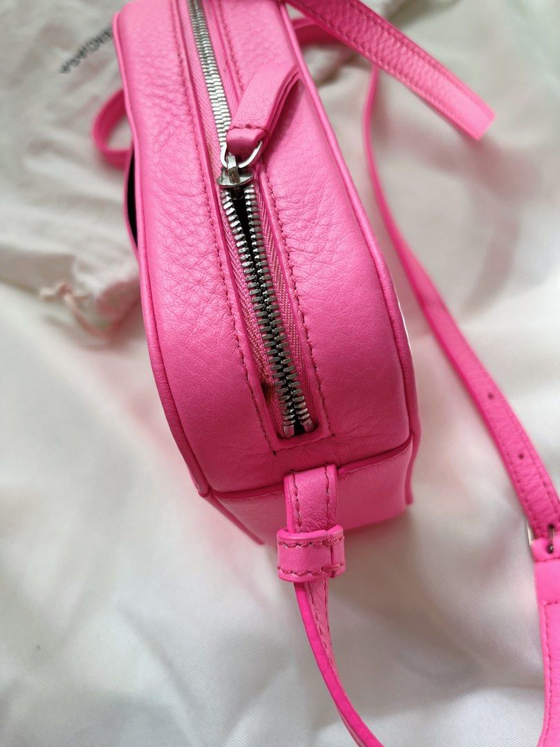 Authentic Balenciaga Camera bag not city (Category: Luxury Bags & Wallets) located in Manila. Submitted by _prettyquick (Listing ID 1264440303, Image 3). Description: Rank A.