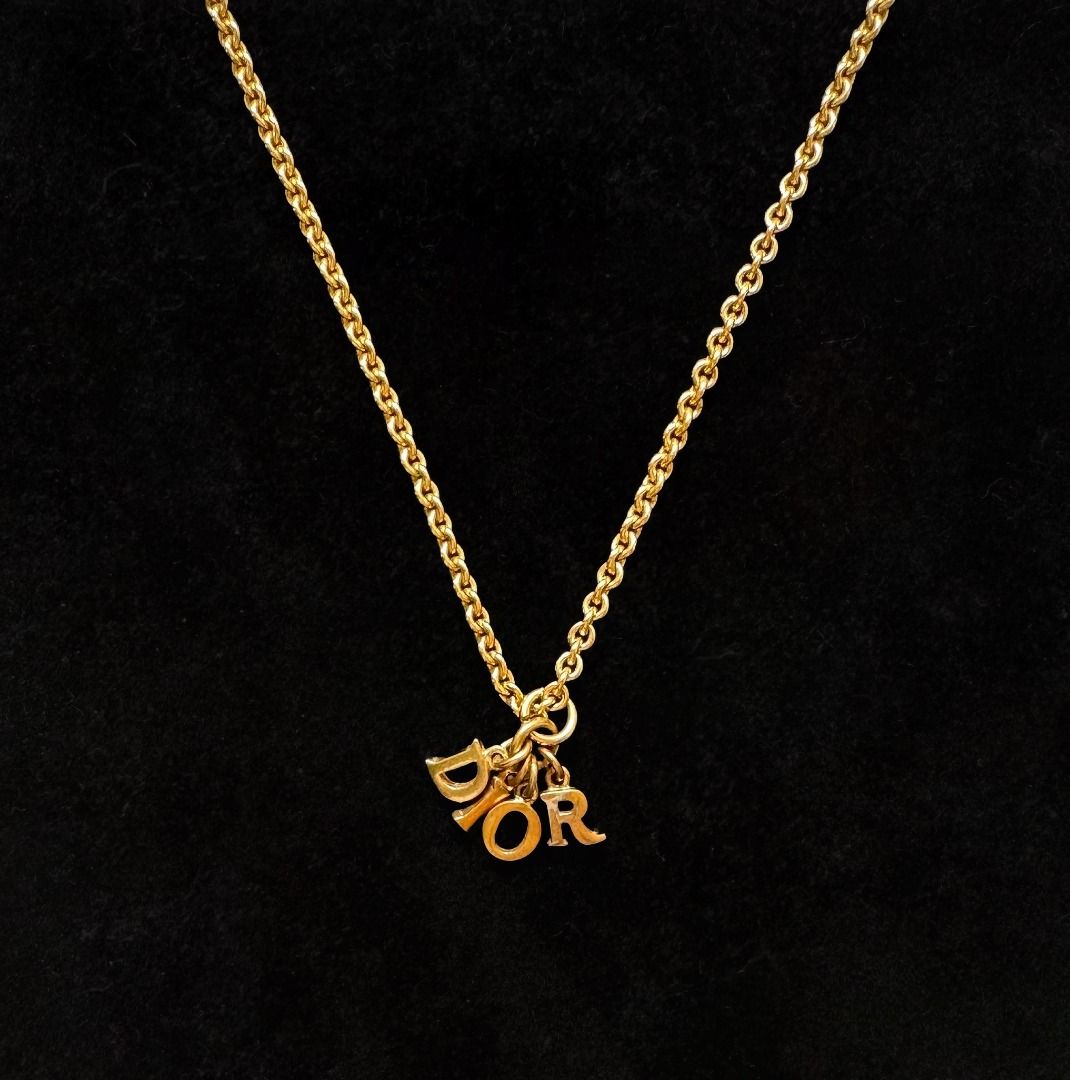 Christian dior logo necklace outlet