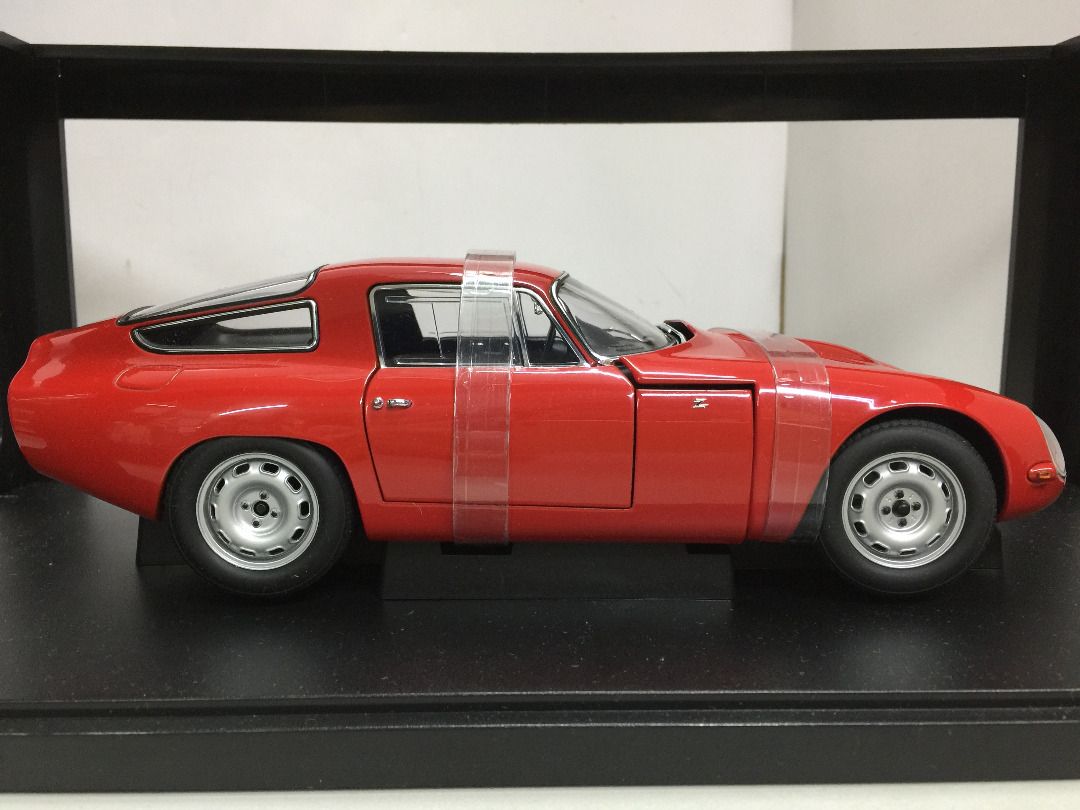 12,000円AUTOART 1/18 ALFA ROMEO TZ2