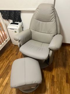Babyhood Vogue Leather Glider nursing chair