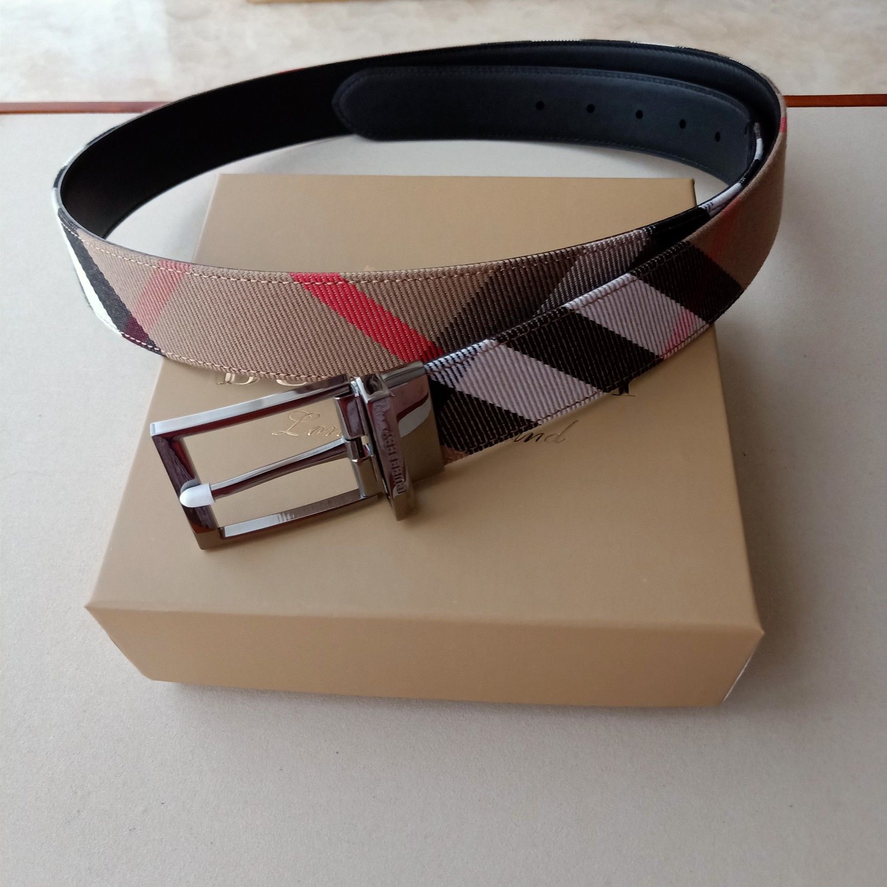 Bn Burberry belt