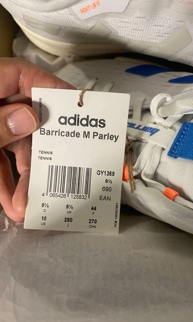 Brand new Adidas barricade White tennis shoes 網球鞋, 男裝, 鞋, 波
