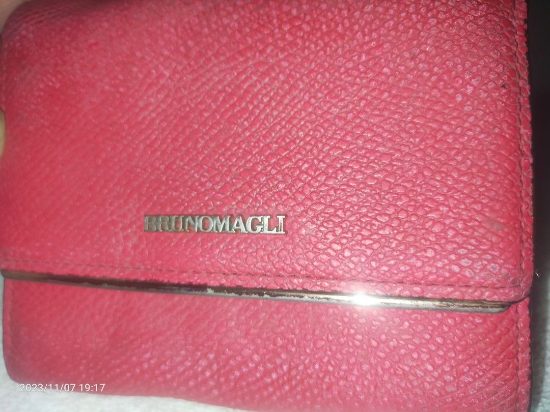 BRUNO MAGLI SMALL TRIFOLD (Category: Wallets & Card holders) located in Antipolo. Submitted by simpleluxuries (Listing ID 1264376011, Image 3). Description: ‼️CLOSET CLEARANCE ‼️ PLEASE CHECK PICTURES FOR DETAILS OR YOU MAY SEND MESSAGE FOR ADDITIONAL CONCERNS. PLEASE MANAGE EXPECTATIONS AS THIS IS PREOWNED. PAYMENT FIRST PO TAYO ☺️ SHIPPING FEE ON BUYER'S ACCOUNT MOP: GCASH / BPI TRANSFER COURIER: J&T / LBC *SHOPEE CHECKOUT ALSO AVAILABLE ‼️RFS: