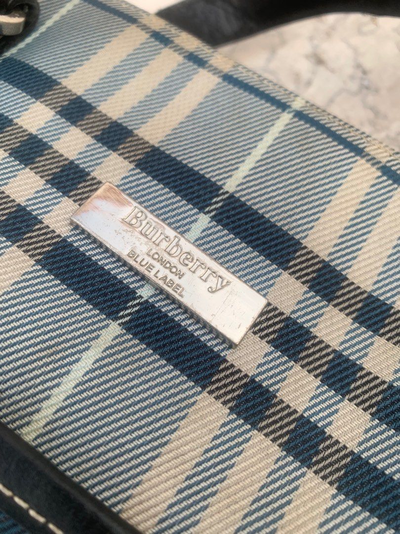 Burberry Blue Label (Category: Luxury Bags & Wallets) located in Kabankalan. Submitted by negrosxthriftz (Listing ID 1264341069, Image 3). Description: Authentic Burberry Blue Label Issue: sa handle nya e repaint nyo nlg.