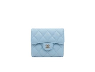 (Category: ) located in . Submitted by luxandbranded (Listing ID 1264268649, Image 1). Description: .