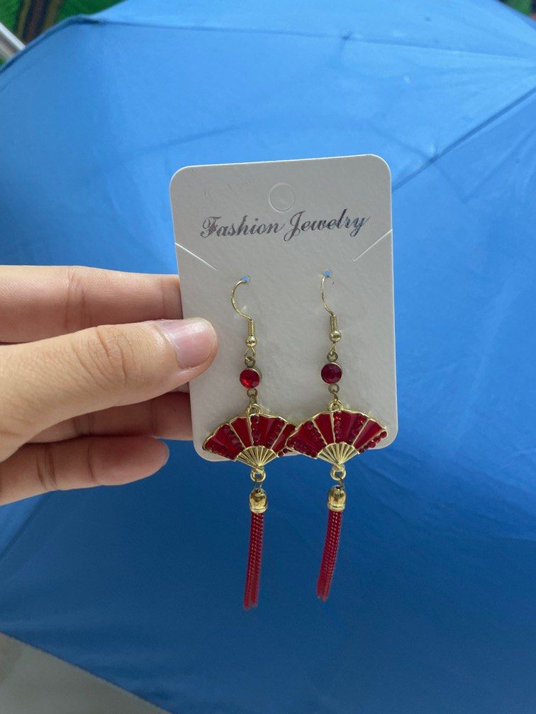 Chinese fan top earrings