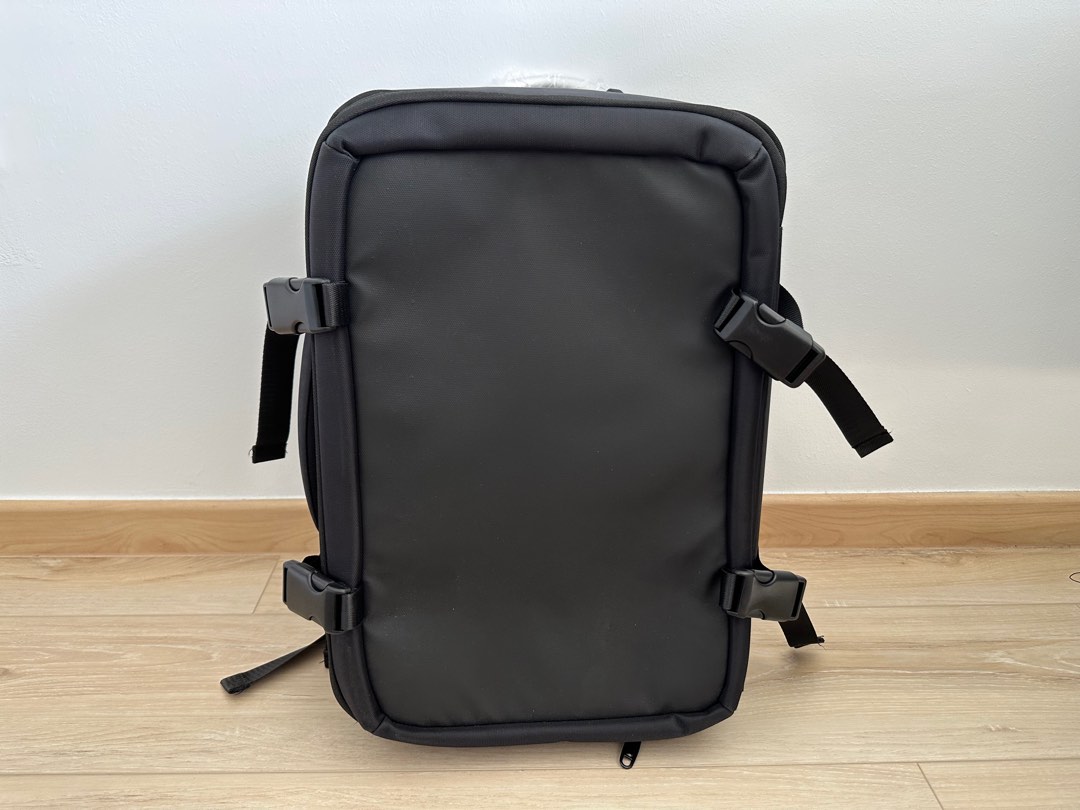 Clamshell travel backpack, Men's Fashion, Bags, Backpacks on Carousell
