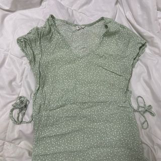 (Category: ) located in . Submitted by ariii_preloved (Listing ID 1264403461, Image 1). Description: .