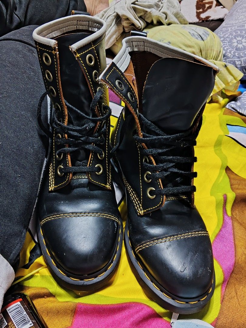 Dr martens cappers, Men's Fashion, Footwear, Boots on Carousell