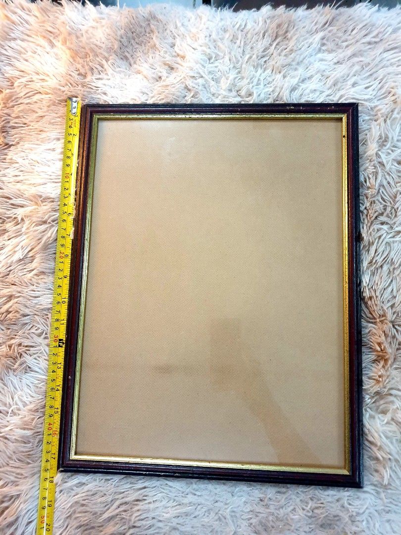 EMPTY FRAME DISPLAY - JAPAN SURPLUS (Category: Frames & Pictures) located in Pasig City. Submitted by hoa_japan_surplus_32023 (Listing ID 1264360678, Image 2). Description: .