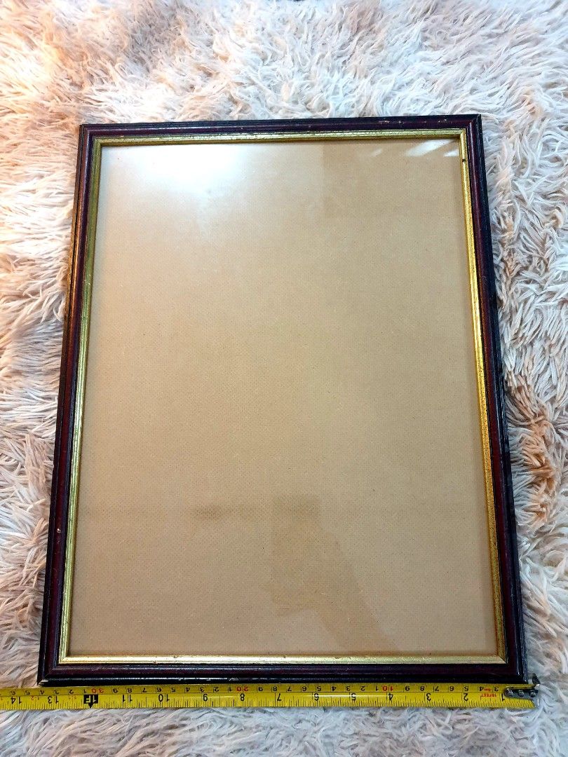 EMPTY FRAME DISPLAY - JAPAN SURPLUS (Category: Frames & Pictures) located in Pasig City. Submitted by hoa_japan_surplus_32023 (Listing ID 1264360678, Image 1). Description: .