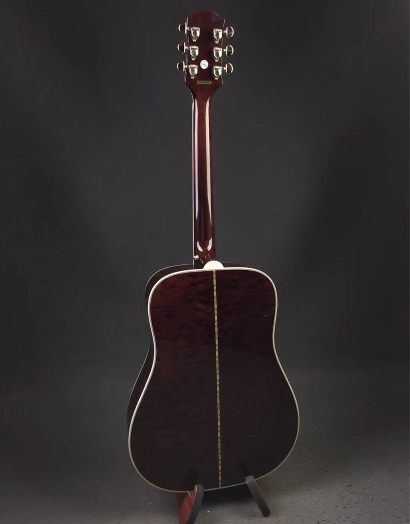 Epiphone bats in shop flight