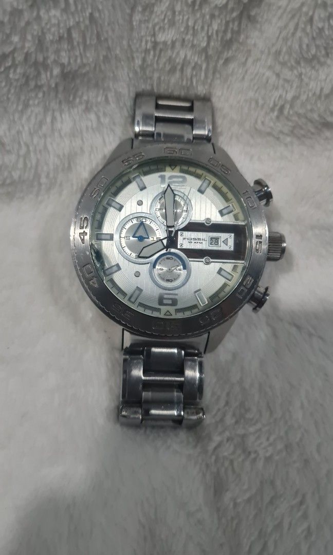 Fossil 10atm watch (Category: Men's Watches) located in Paranaque City. Submitted by MrDeclutterRGSD (Listing ID 1264379589, Image 1). Description: .