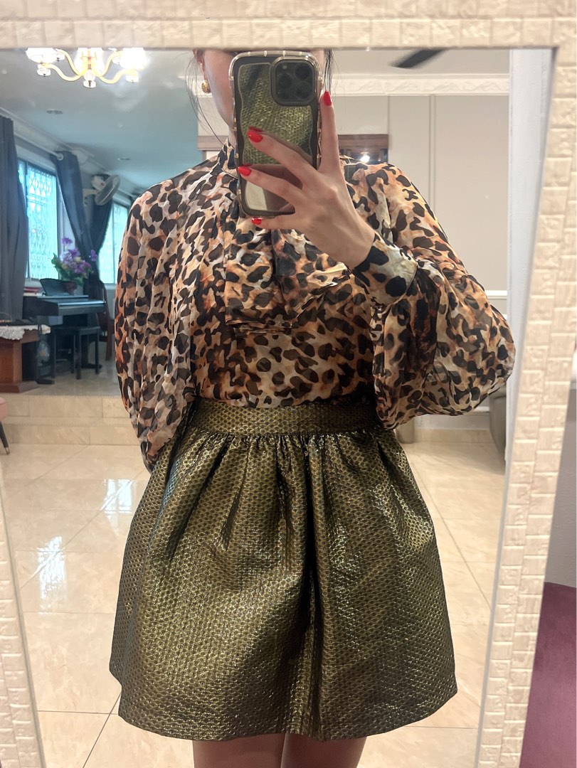 Gold Metallic Skirt, Women's Fashion, Bottoms, Skirts on Carousell