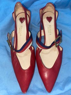 GUCCI Red Leather Unia Mary Jane Pumps Size 34