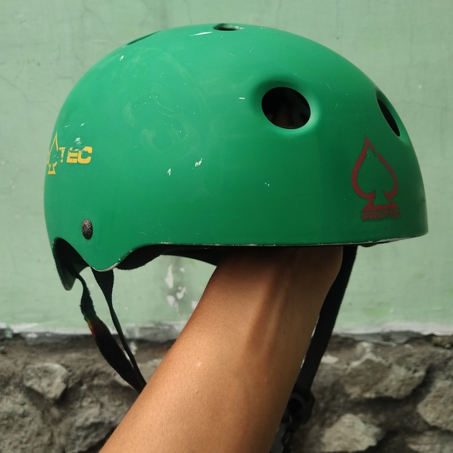 Helm PROTEC green rasta repaint putih BMX, Olah Raga, Sepeda di Carousell