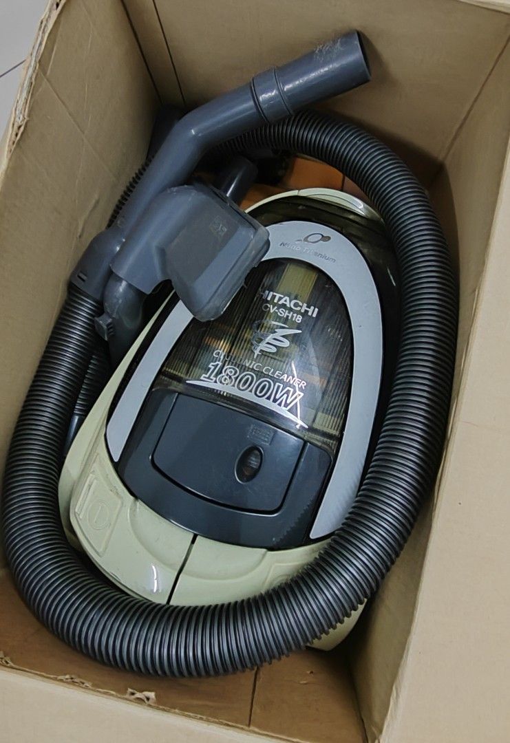 Hitachi 1800w CVSH18 vacuum cleaner, TV & Home Appliances, Vacuum