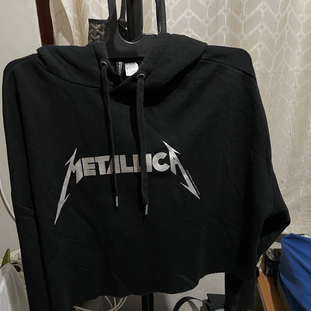 HOODIE CROP METALLICA H M NO SHOPEE Fesyen Wanita Pakaian Wanita