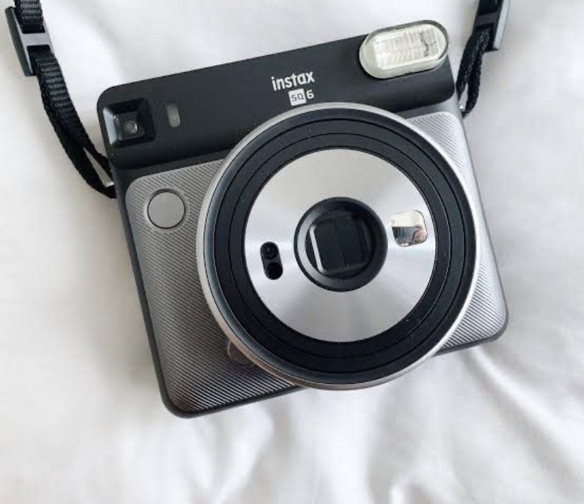 Instax SQ6, Photography, Cameras on Carousell