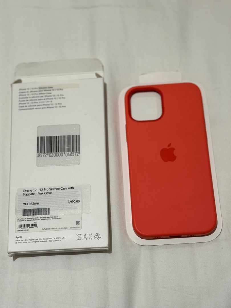 iPhone 12 Pro Original Apple Case with Damage (Category: Cases & Sleeves) located in Makati City. Submitted by cvnieto (Listing ID 1264285275, Image 2). Description: iPhone 12 Pro Case Take for FREE. Brand: Original Apple Courier / Shipping to be shouldered by Buyer. .