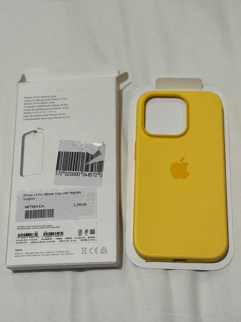 iPhone 14 Pro Original Apple Cases with Damage for FREE (Category: Cases & Sleeves) located in Makati City. Submitted by cvnieto (Listing ID 1264283966, Image 2). Description: iPhone 14 Pro Cases Take all for FREE. Cases have damage and obvious signs of ware, thus they are for free for those who would like to try to remedy them. Courier / Shipping to be shouldered by buyer. .