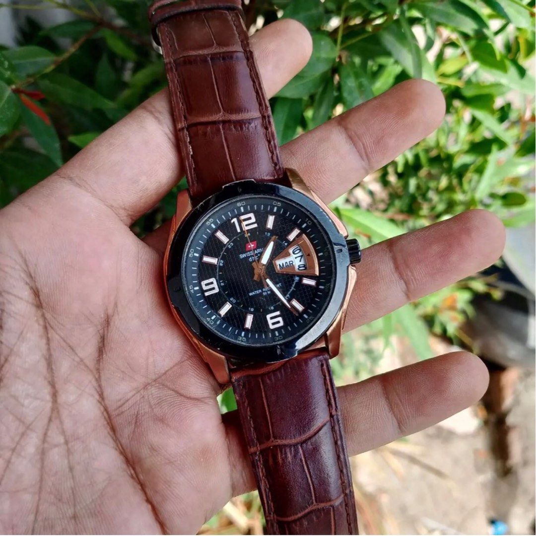 Jam swiss army Fesyen Pria Jam Tangan di Carousell