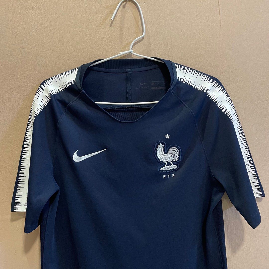 Jersey bola nike store
