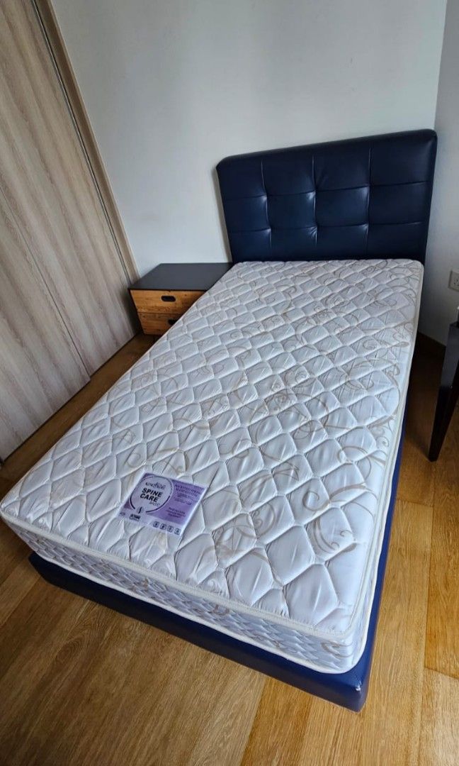 King Koil Single bedframe + King Koil mattress (single) 250 w/Free