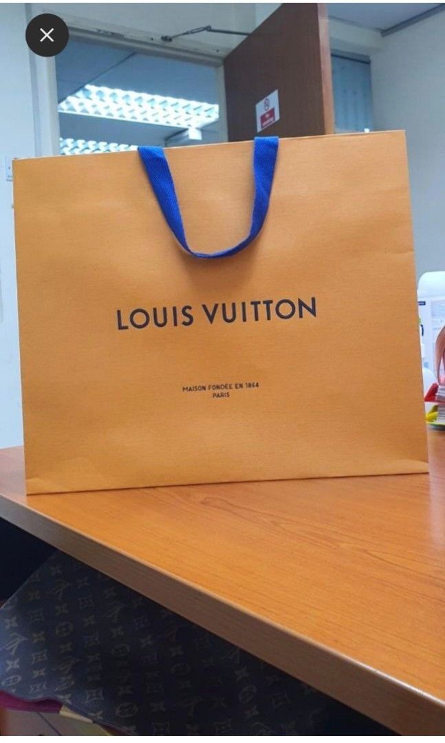 Lv discount store bag