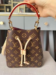 Louis Vuitton Tivoli Handbag 347058