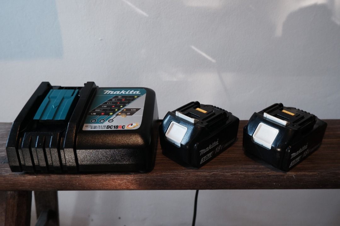 Makita charger online for bl1830