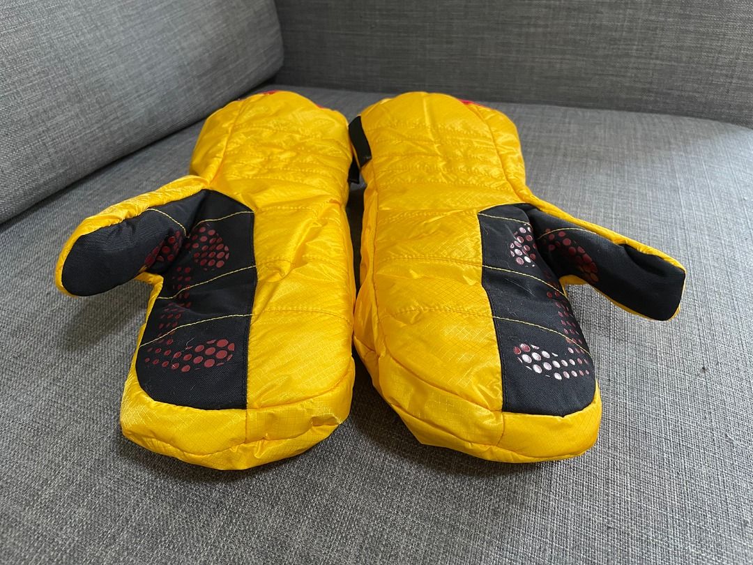 Marmot 8000M Gore tex mittens with removable liner Size M Sports