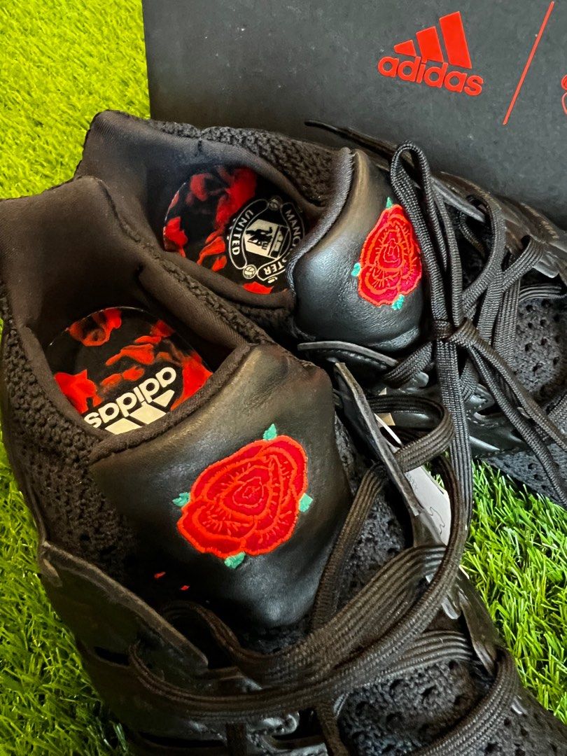 Ultra boost outlet manchester united