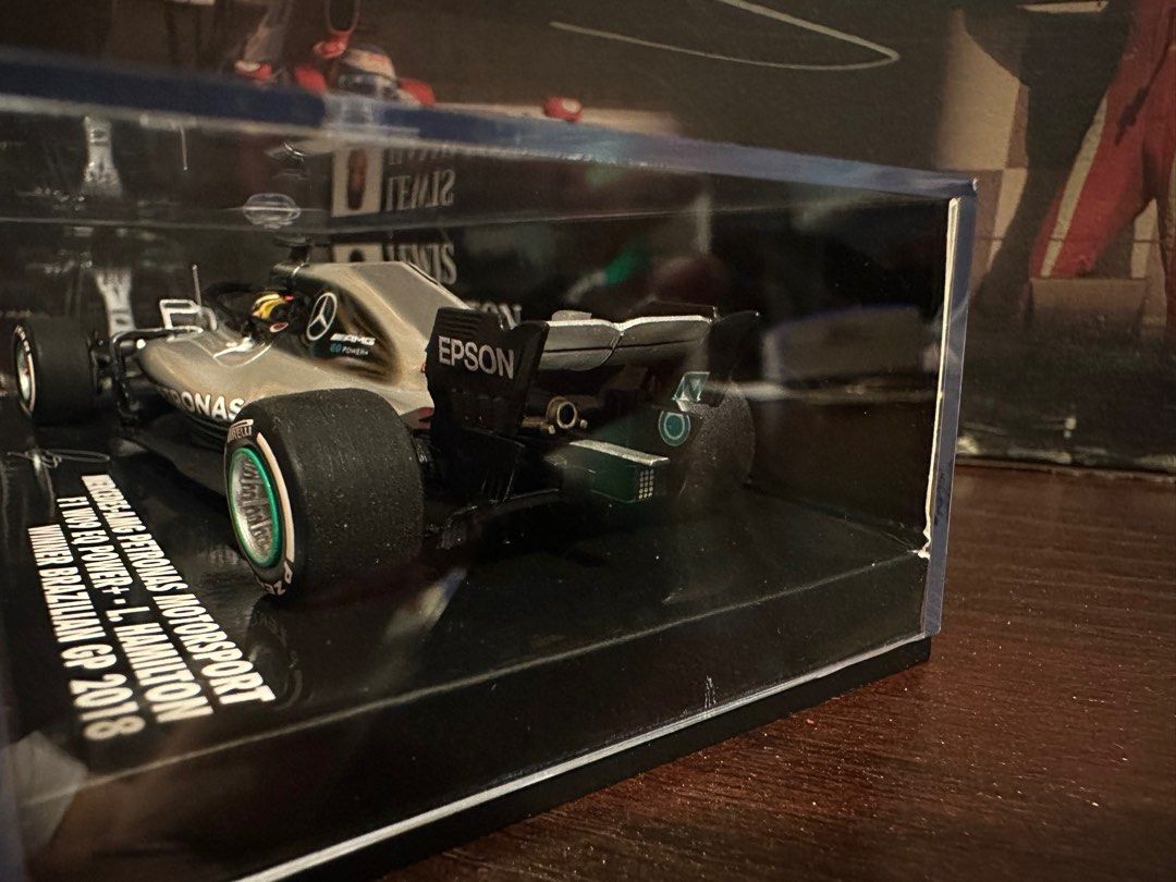 minichamps mercedes f1 w09 2018 wdc Lewis Hamilton Brazil gp win 1