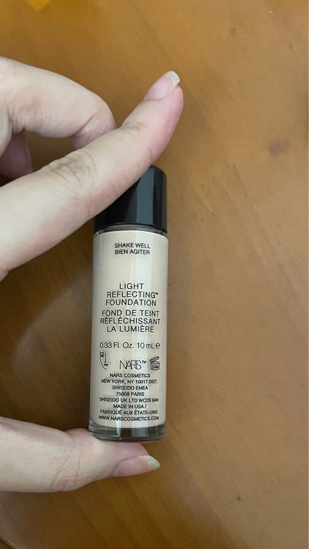 Nars Foundation （分類：化妝品）位於 Hong Kong。 由 hhklam 提交（商品編號 1264362425，圖片 2）。簡介： Nars Light Reflecting 10ml L2色號 有3支 75 1支 210 3支正裝size（原價470 30ml） 100% real 三年有效期。