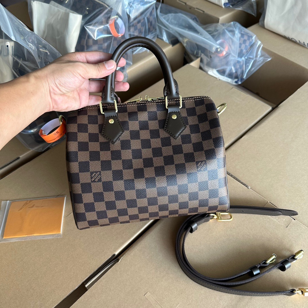 Louis Vuitton: 1 Year Review: Speedy 25 Damier Ebene 